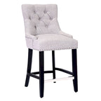 Tabouret de comptoir rembourré Carter 24 avec boutons touffetés, pieds noirs