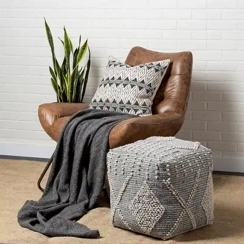 Pouf carré tissé à la main en polyester Brinket gris/crème