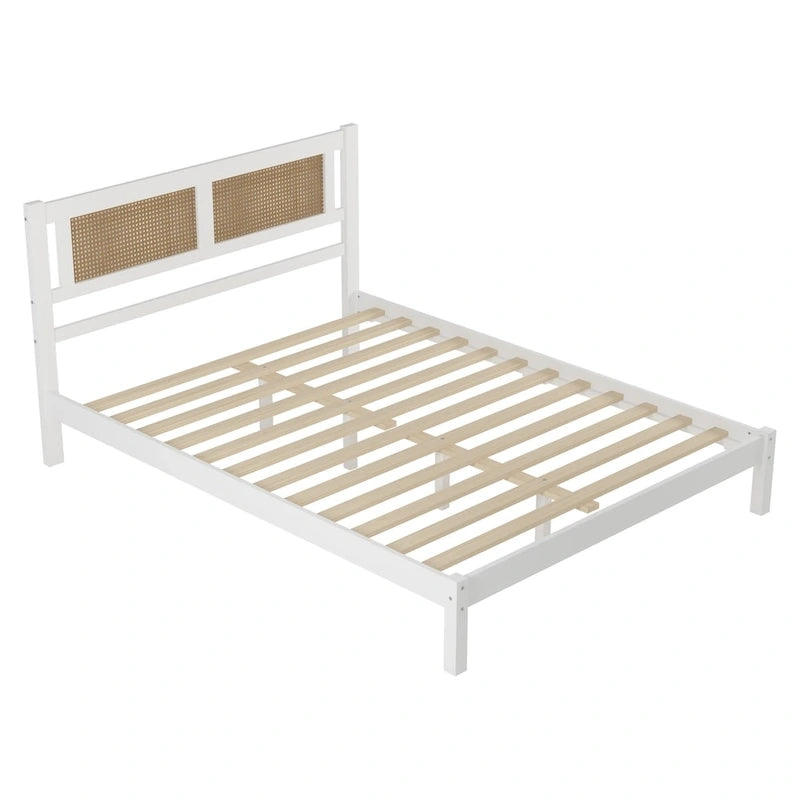 Lit plateforme Queen Size en bois avec tête de lit en rotin naturel
